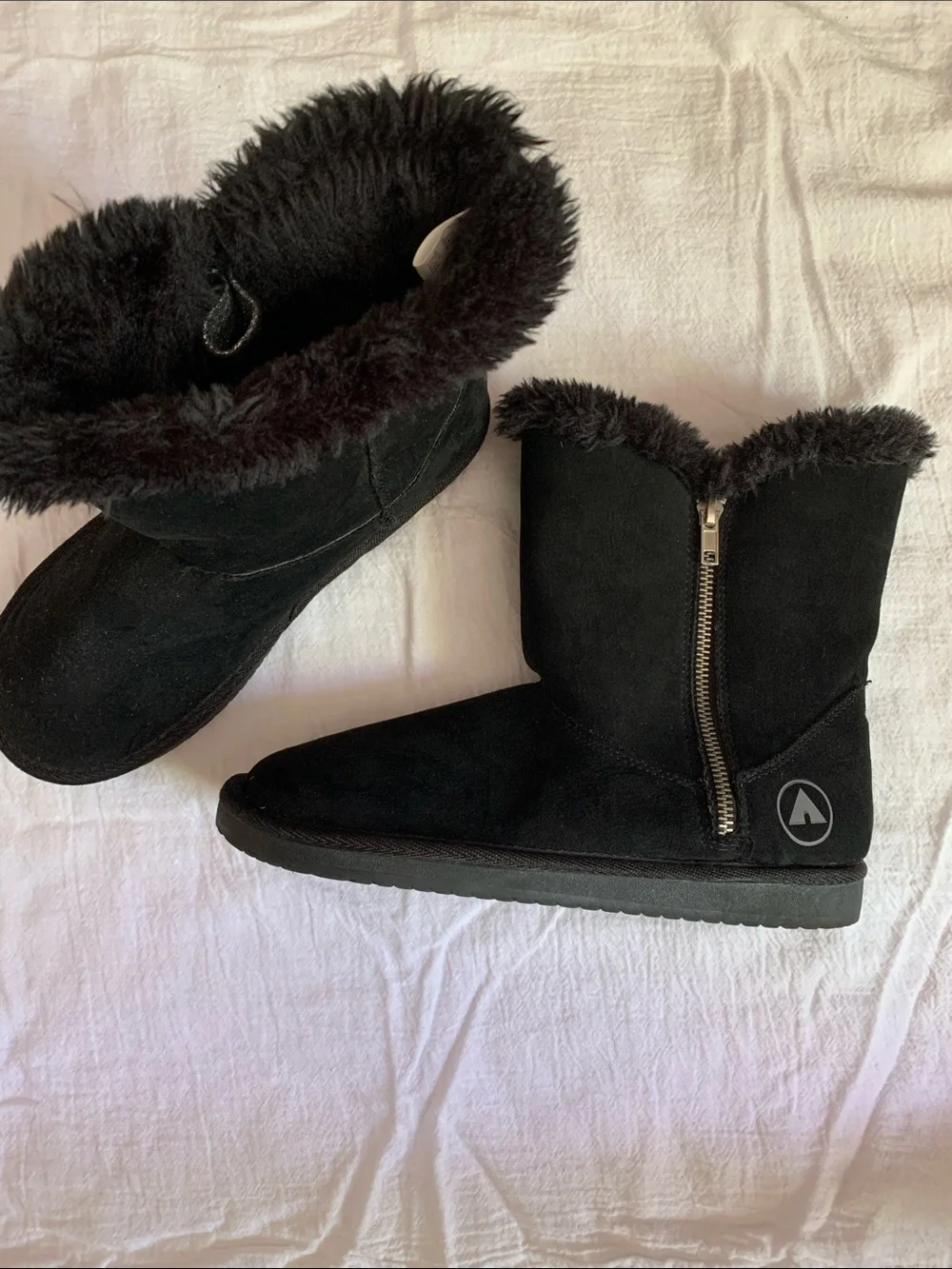 Airwalk Women’s Boots Size 5 Like NEW Black Fur Trim Suede-Look Zip Ankle Boots